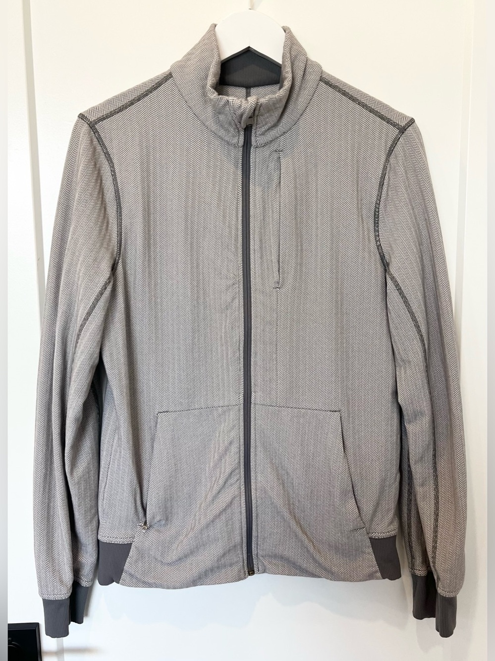 Lululemon PrePost Jacket Men Small Full Zip Performance Pockets Herringbone Gray